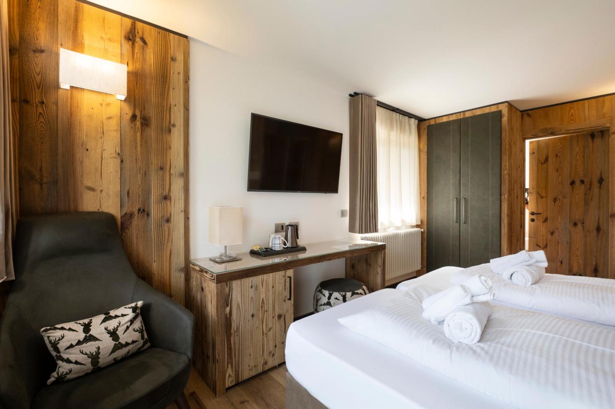 Hotel Pineta Baselga di Pine Luaran gambar